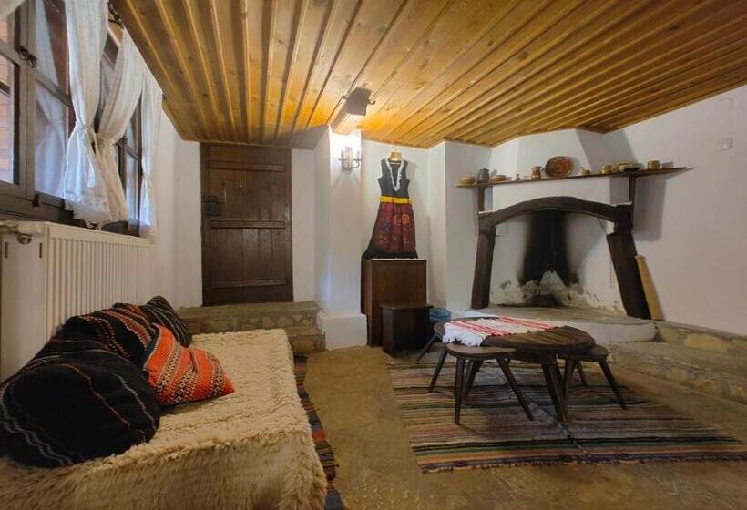 Aile Odası, хаджидимовата къща