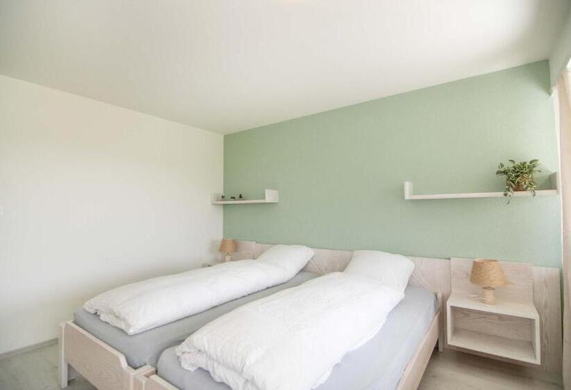 マウンテンビュースタンダードルーム, B&b Mont Crosin