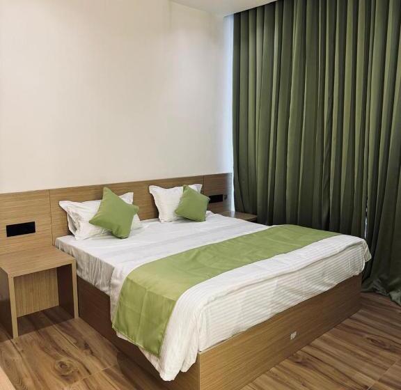 デラックスルーム, Dn