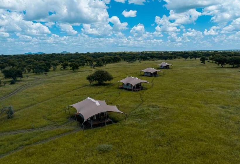 غرفة ديلوكس مزودة بشرفة, Escarpment Serengeti Luxury Camp