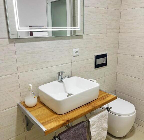 اتاق استاندارد, Infinity Plaza