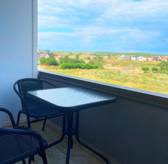 اتاق استاندارد با بالکن, Infinity Plaza