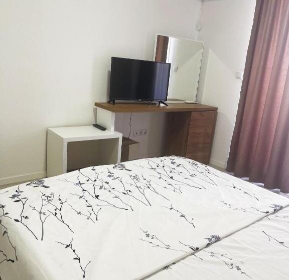 اتاق استاندارد با بالکن, Infinity Plaza