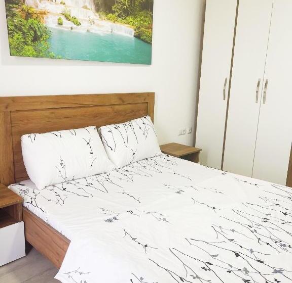 اتاق استاندارد با بالکن, Infinity Plaza