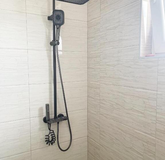 اتاق لوکس با تخت بزرگ, Infinity Plaza