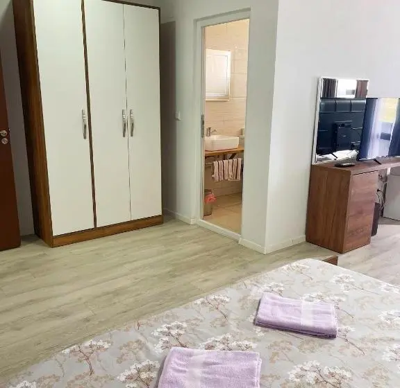 اتاق لوکس با تخت بزرگ, Infinity Plaza