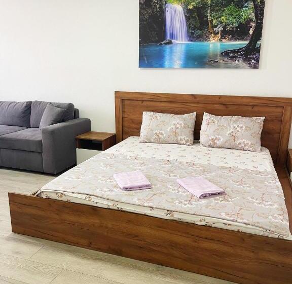 اتاق لوکس با تخت بزرگ, Infinity Plaza