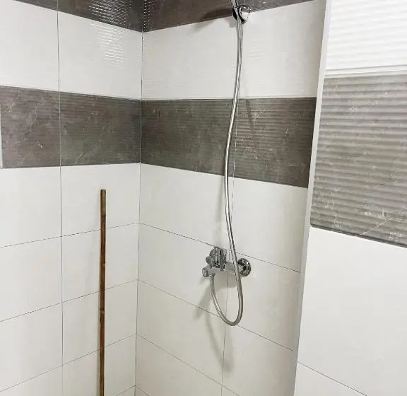 اتاق استاندارد سه تخته با بالکن, Infinity Plaza