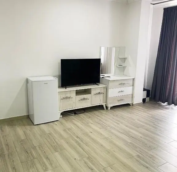 اتاق استاندارد سه تخته با بالکن, Infinity Plaza