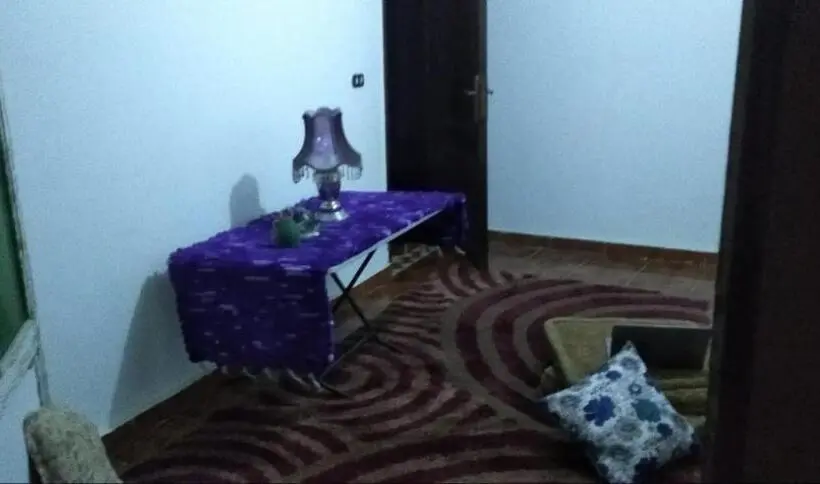 تختخواب در اتاق مشترک, العجمي 21