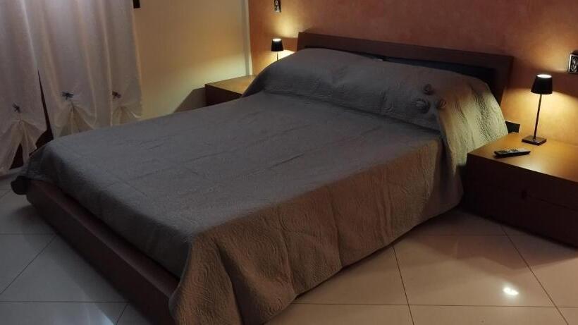 スタンダードルーム, 3 Bees