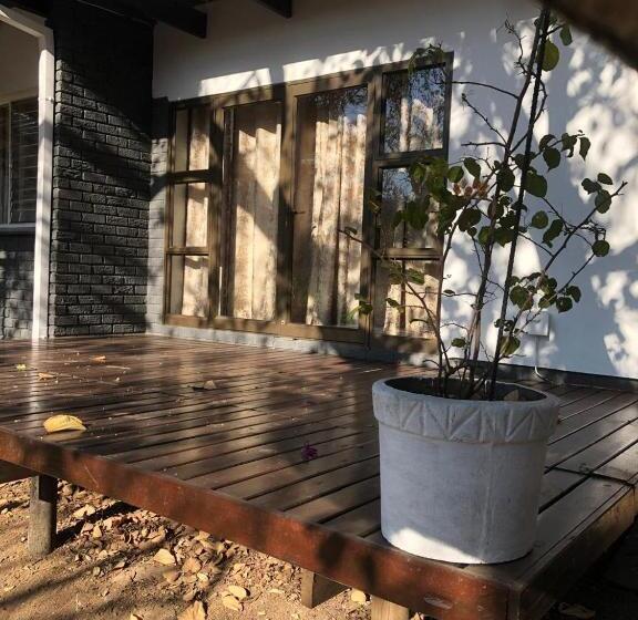 标准间带阳台, Esibayeni Guesthouse