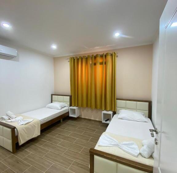 Номер Стандарт Трехместный, Nina Guest House