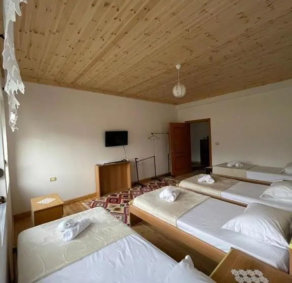 اتاق کلاسیک چهارنفره, Stonetale Garden Guesthouse