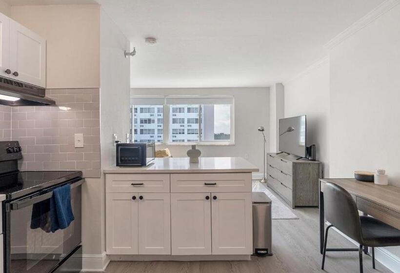 إستوديو قياسى, The Wayland Apartments By Barsala