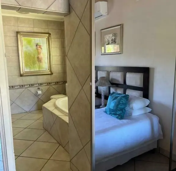 اتاق استاندارد, Whalesong Guest House
