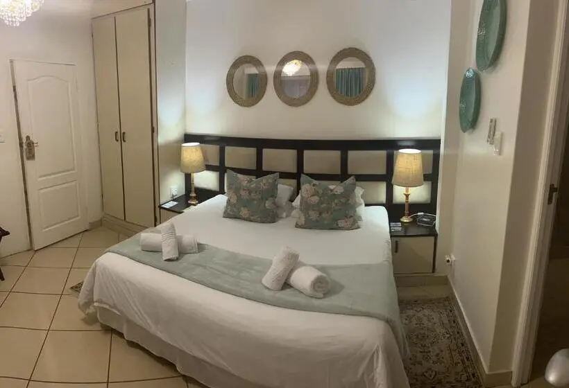 اتاق لوکس سه تخته, Whalesong Guest House