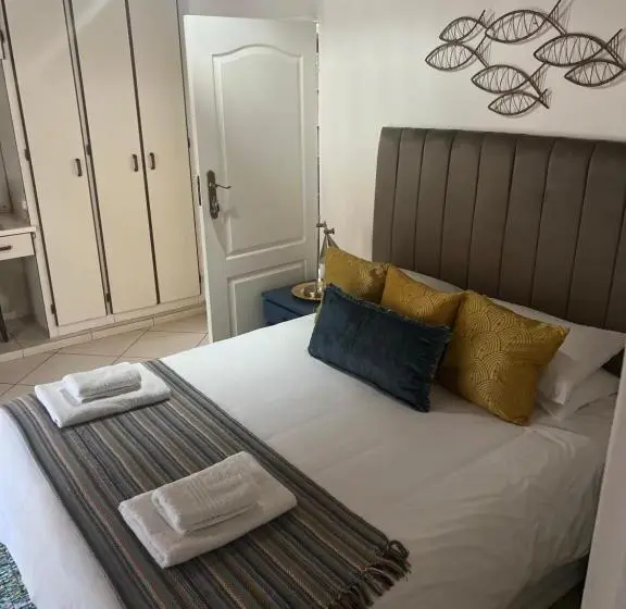 اتاق سوپریور, Whalesong Guest House