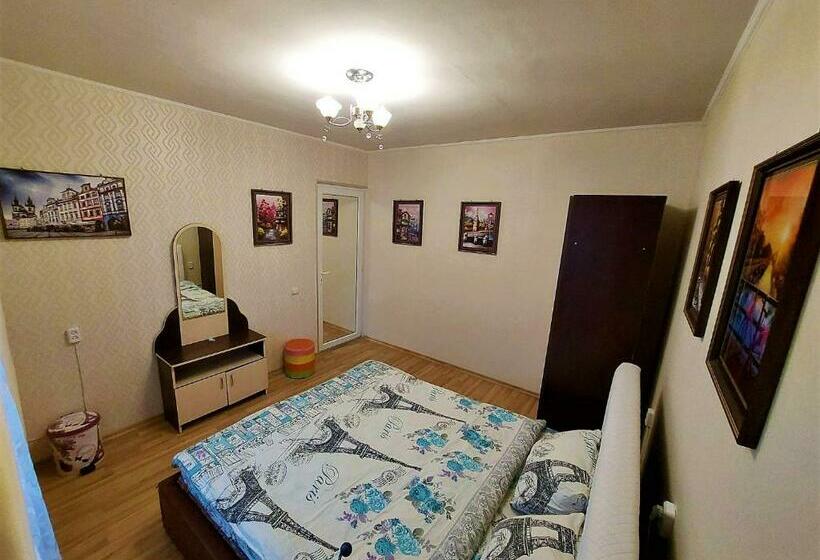 اتاق استاندارد با سرویس بهداشتی مشترک, Hostel Amazing Ionika Centercity