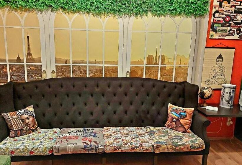 تختخواب در اتاق مشترک, Hostel Amazing Ionika Centercity