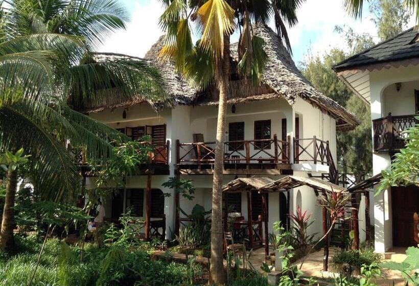 غرفة قياسية مطلّة علي الحديقة, Langi Langi Beach Bungalows