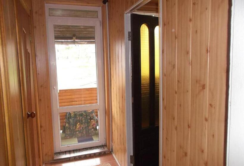 غرفة أساية فردية حمام مشترك, Rukavychka