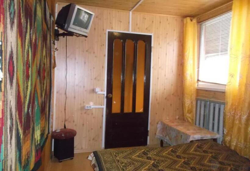 غرفة أساية فردية حمام مشترك, Rukavychka