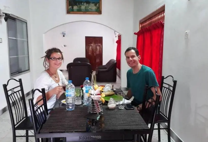 スタンダードルーム, Nallur Holidays Inn