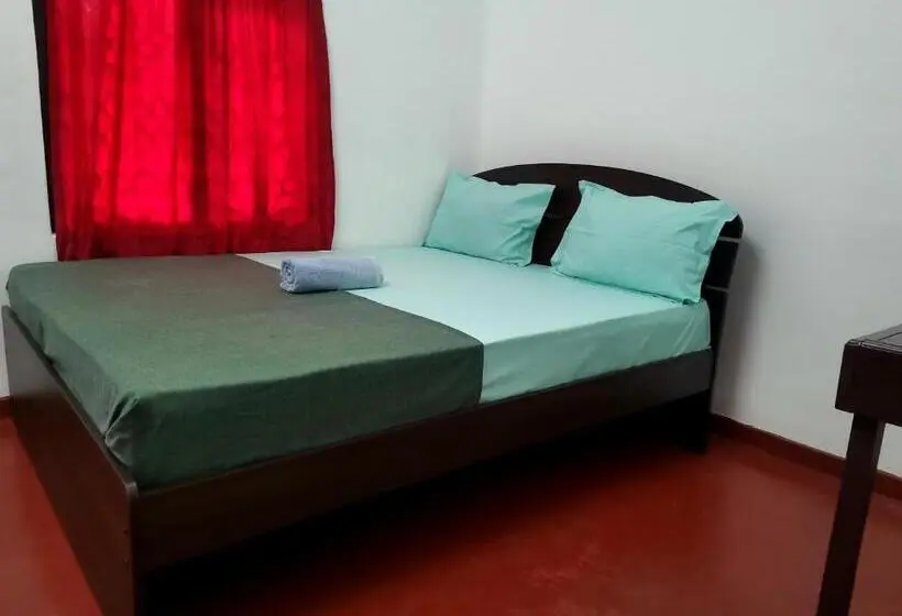 バス共有のスタンダードルーム, Nallur Holidays Inn
