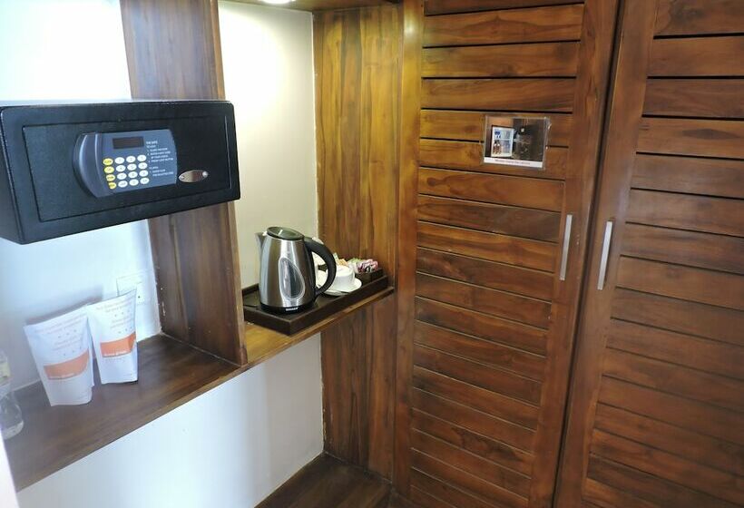 豪华房间, The Valampuri