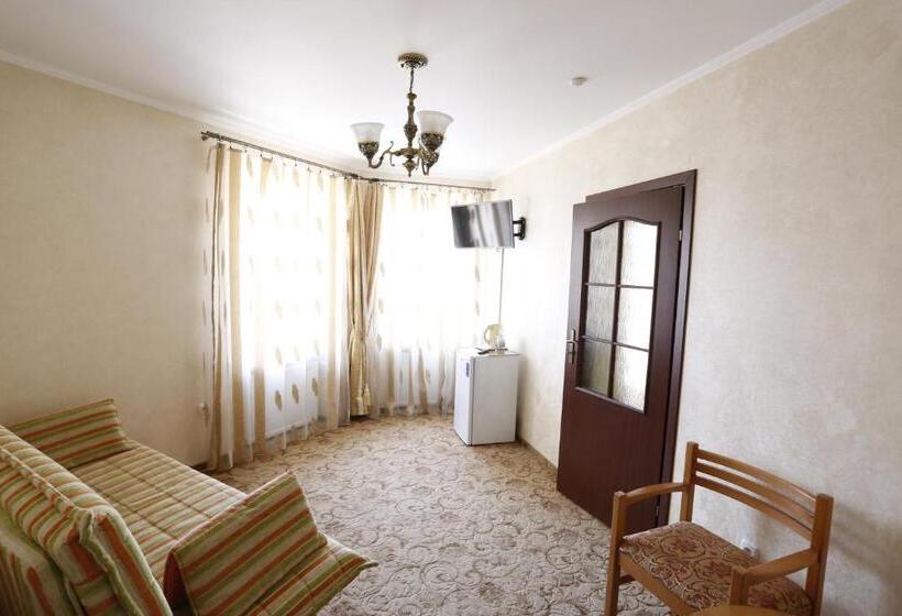 سوییت, Tsvit Paporoti