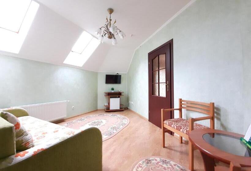 سوییت, Tsvit Paporoti