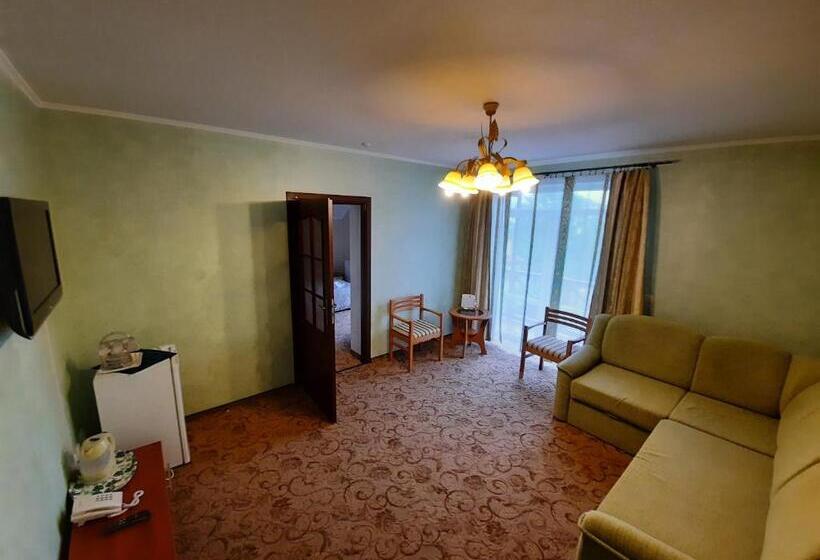 سوییت سوپریور, Tsvit Paporoti