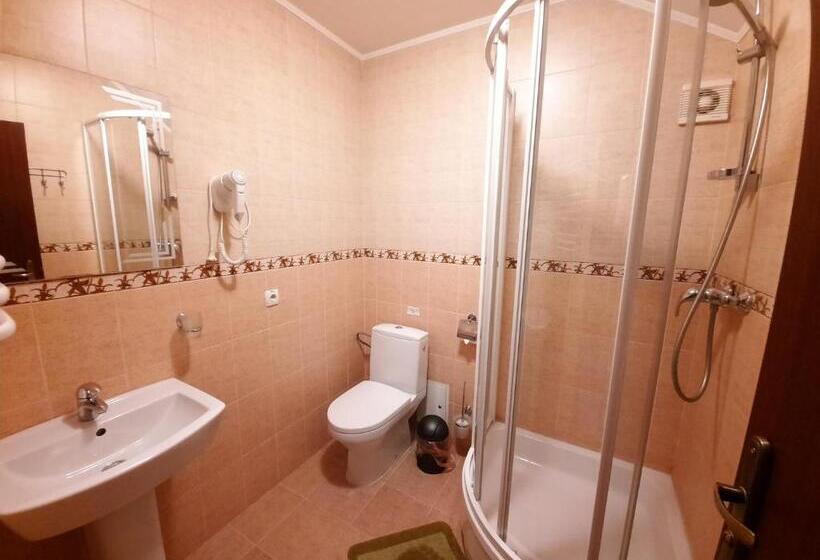 سوییت خانوادگی, Tsvit Paporoti