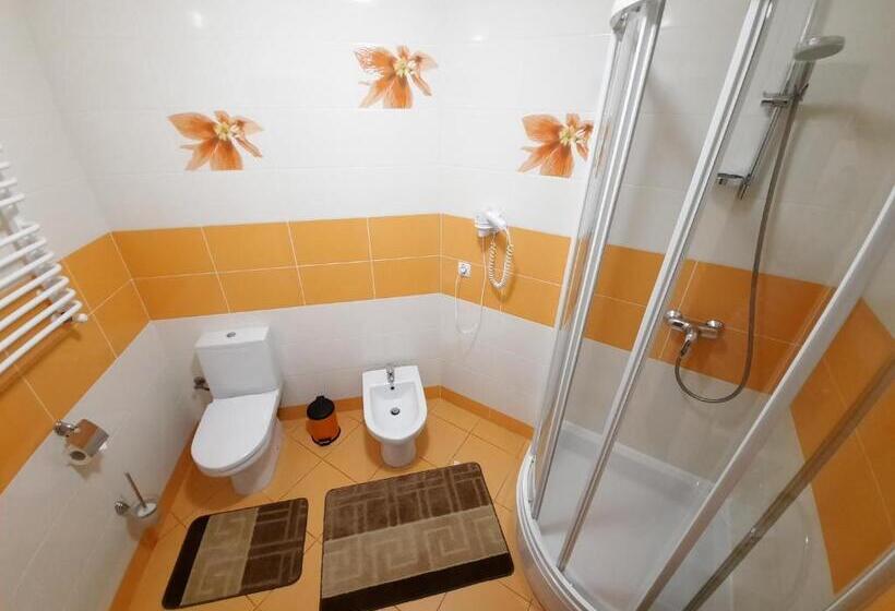 سوییت سوپریور, Tsvit Paporoti