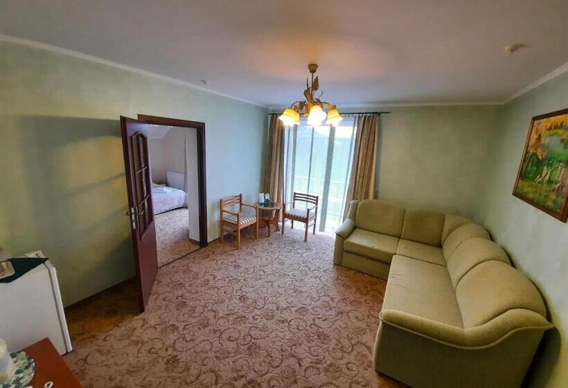 سوییت سوپریور, Tsvit Paporoti