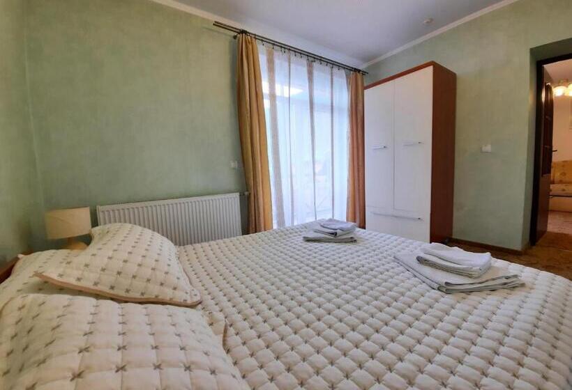 سوییت سوپریور, Tsvit Paporoti