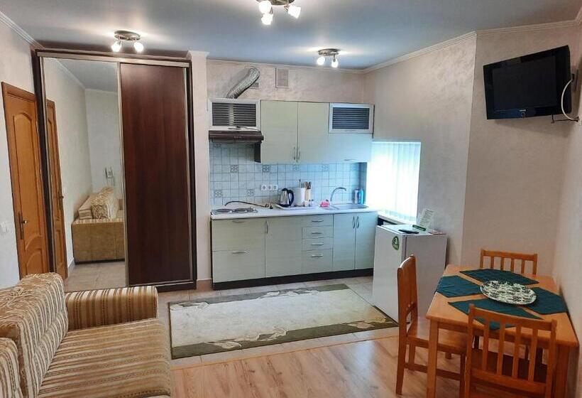 آپارتمان 2 خوابه, Tsvit Paporoti