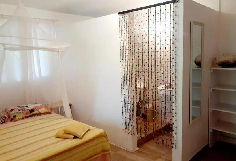 اتاق استاندارد با چشم‌انداز باغ, La Hacienda Hostel