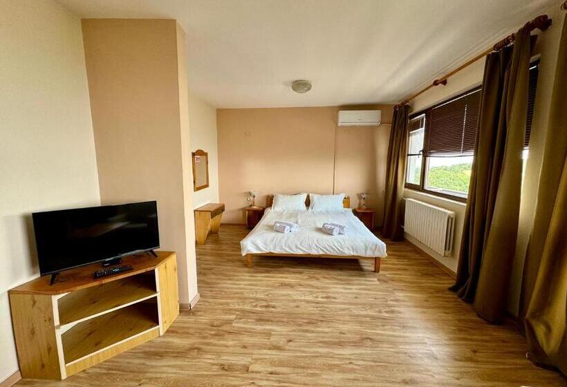 إستوديو قياسى, хотелски комплекс ямболен