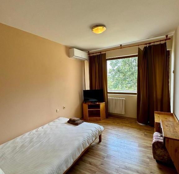 غرفة قياسية فردية, хотелски комплекс ямболен