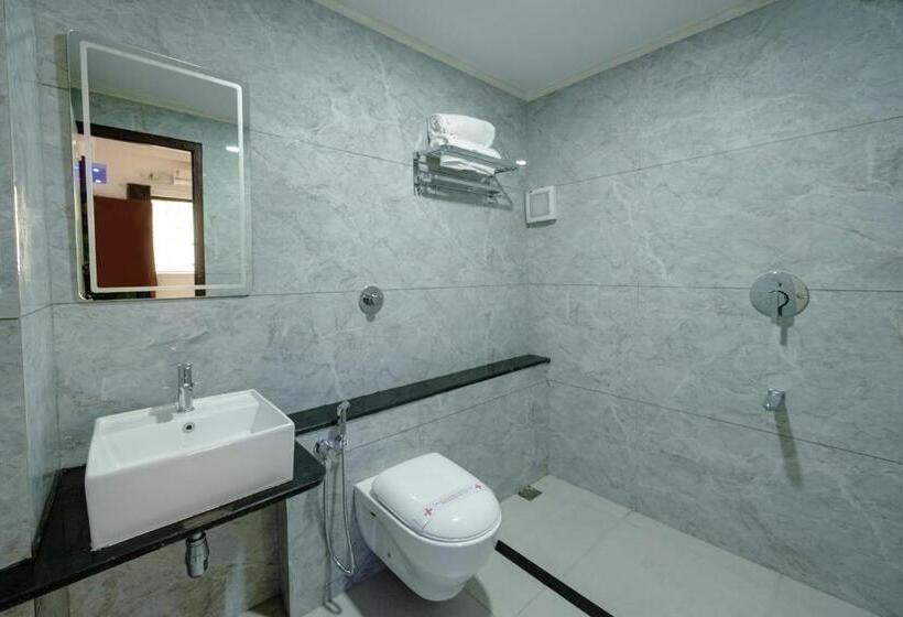 סוויטה משפחתית, Durga International