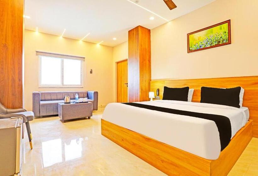 Classic Kolmen Hengen Huone, O Luxor Park