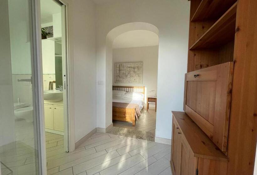 غرفة قياسية, Mama House