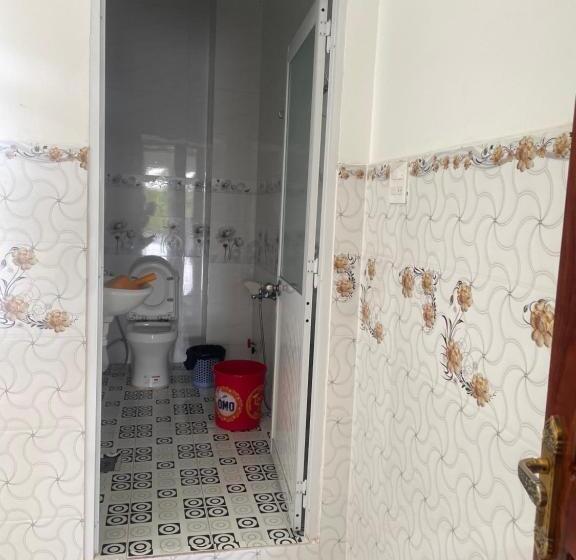 اتاق استاندارد چهار تخته, Nhà Nghỉ Diễm Thuý