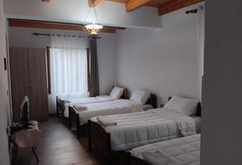 Cameră Deluxe cu Vedere la Munte, Vellezrit Shkambi