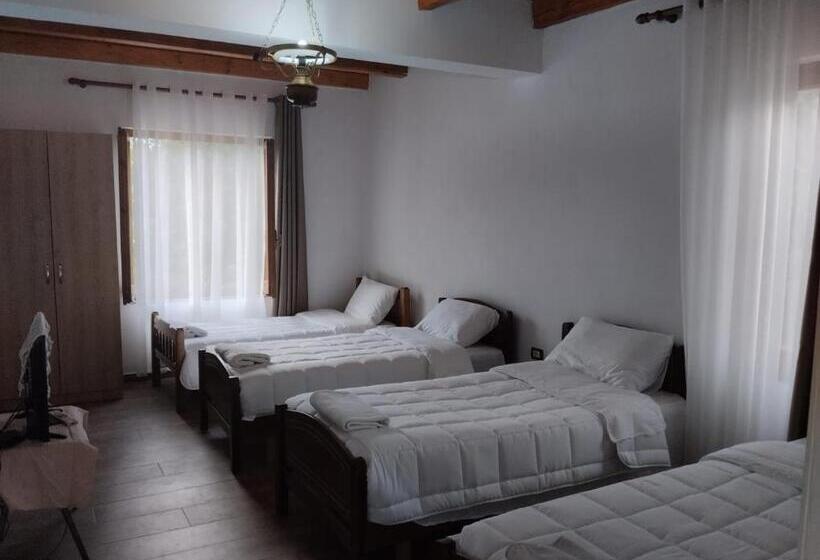 Cameră Deluxe cu Vedere la Munte, Vellezrit Shkambi