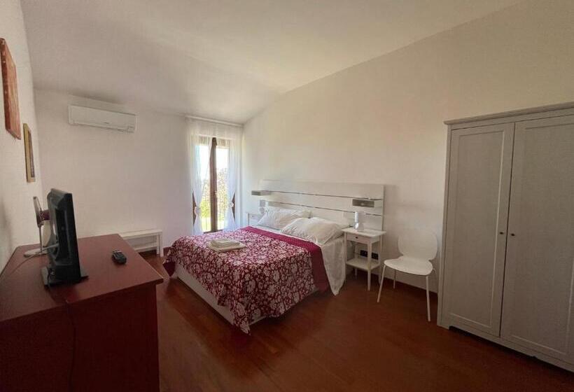 اتاق لوکس, Villetta Home Castelli Apartments