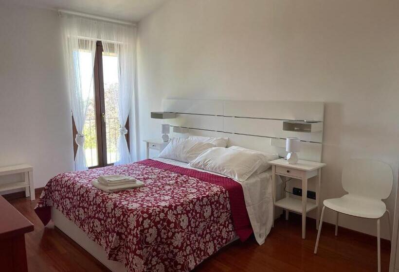 اتاق لوکس, Villetta Home Castelli Apartments