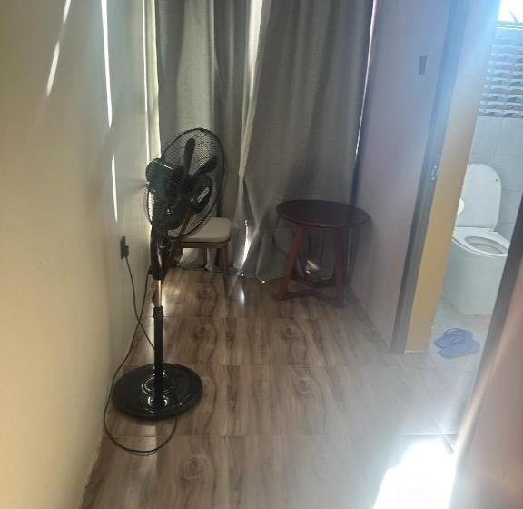 اتاق لوکس یک تخته, Strikers Hotels And Clubs